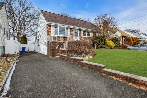 150 Worth St, Iselin, NJ 08830