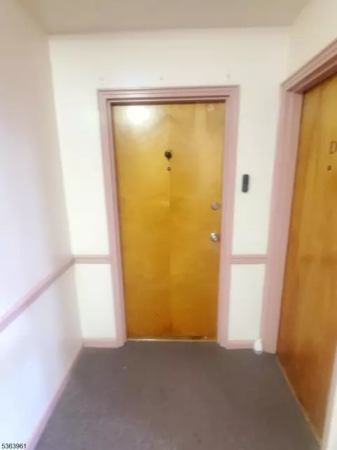 Entry Way - 935 E Front St # C, Plainfield, NJ 07062 photo 3 of 7