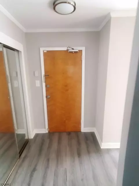 Entry Way - 935 E Front St # C, Plainfield, NJ 07062 photo 4 of 7