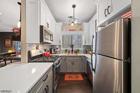 703 Brittany Dr, Wayne, NJ 07470 photo 7