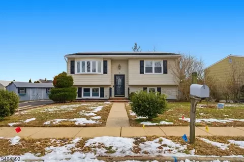 6 Wilton Ave, Middlesex, NJ 08846