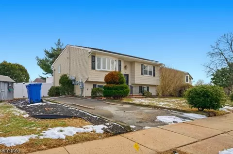 6 Wilton Ave, Middlesex, NJ 08846 photo 3