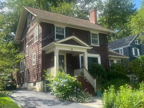 26 Kensington Ter, Maplewood, NJ 07040