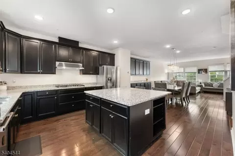 12 Marshall Ln, Wood-ridge Boro, NJ 07075
