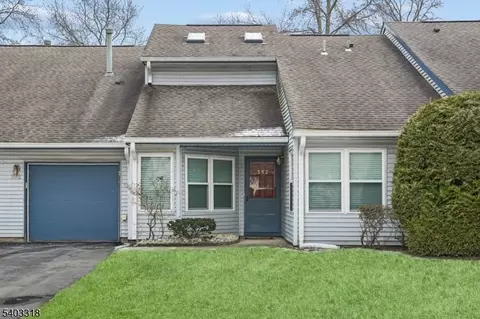 392 Bayberry Ct, Englishtown, NJ 07726