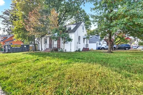 400 Douglas Rd, Roselle, NJ 07203