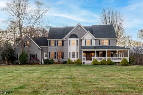 11 Newell Rd, Flemington, NJ 08822
