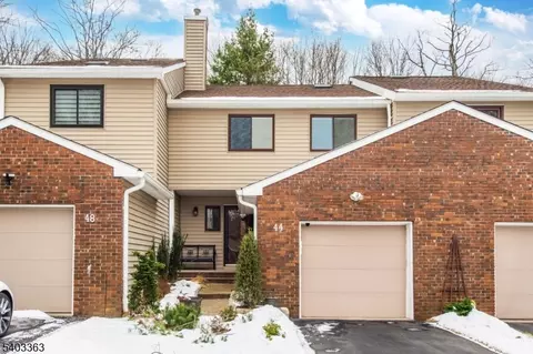 44 Littlewood Ct, Wayne, NJ 07470