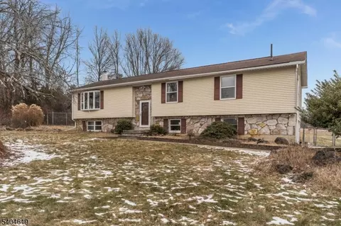 11 Cemetery Rd, Blairstown, NJ 07825