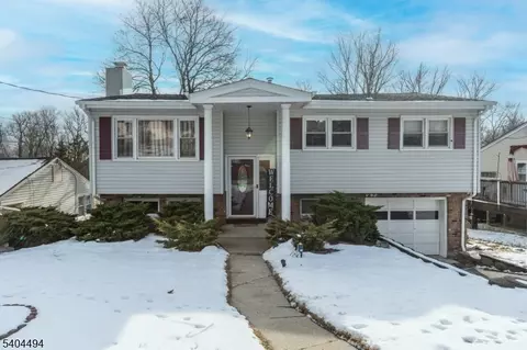 13 Apache Trl, Rockaway, NJ 07866