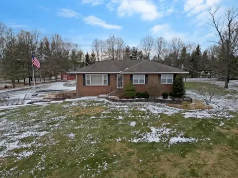 211 Reaville Rd, Flemington, NJ 08822