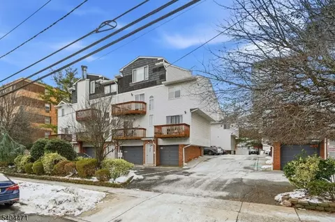 31 Fairmount Ave, Hackensack, NJ 07601 photo 2