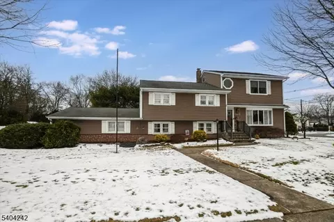 2 Eden Pl, Wayne, NJ 07470