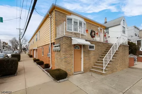 391 Avenue E, Bayonne, NJ 07002