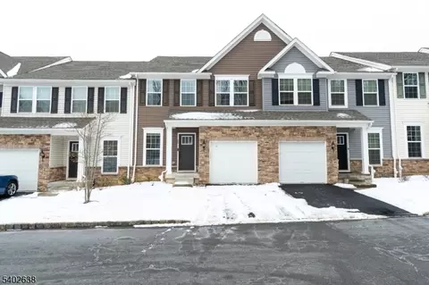 28 Trailwood Dr, Mount Arlington, NJ 07856
