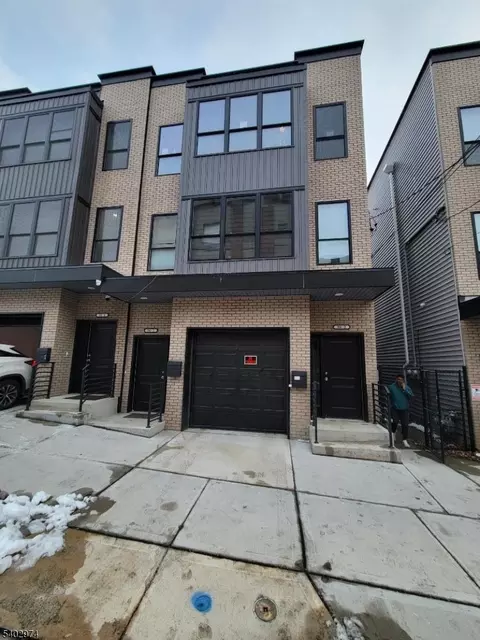 96 Montgomery St, Paterson, NJ 07501