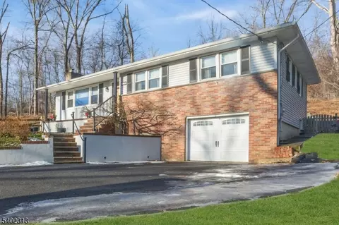 128 Old Croton Rd, Flemington, NJ 08822
