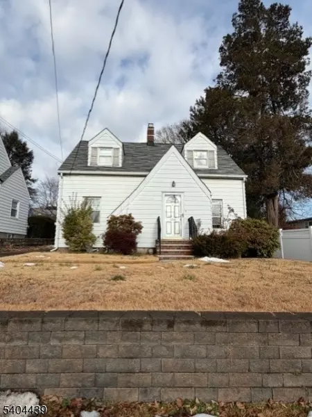 136 Roosevelt Ave, Clifton, NJ 07011