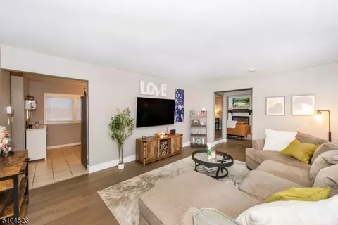 81 Bergen Dr, West Milford, NJ 07480