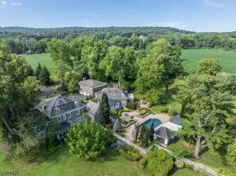 312 Hamden Rd, Annandale, NJ 08801