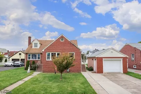 825 Dennis Pl, Linden, NJ 07036