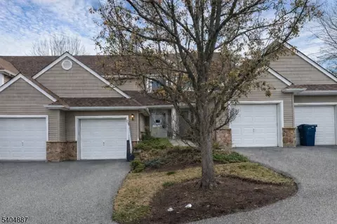 113 Bourne Ci, Hamburg, NJ 07419