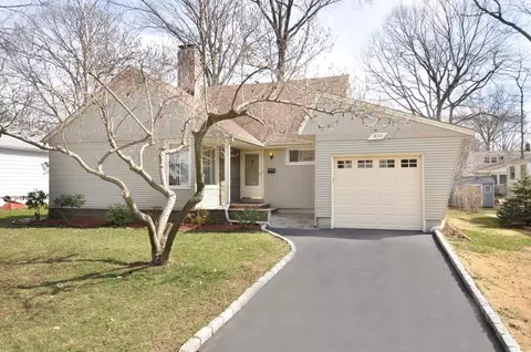 633 Norwood Dr, Westfield, NJ 07090