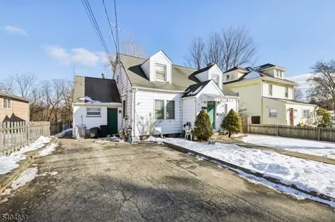 32 3rd St, Butler, NJ 07405