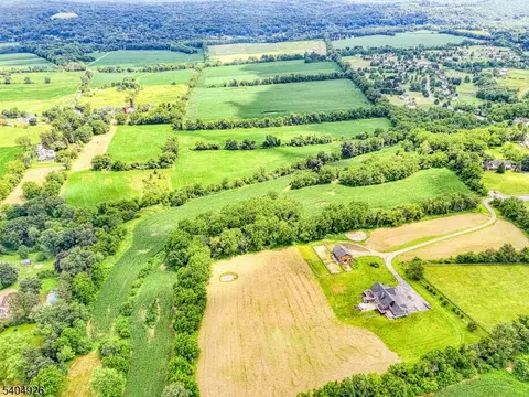 8 Roseberry Rd, Washington Twp, NJ 07882