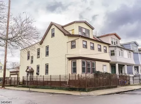 74 Smith St, Newark, NJ 07106