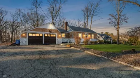 45 Dreahook Rd, Somerville, NJ 08876