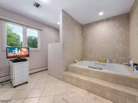 5 Bourbon St, Wayne, NJ 07470 photo 29
