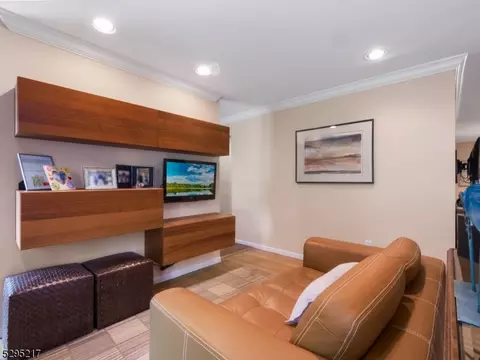 5 Bourbon St, Wayne, NJ 07470 photo 13