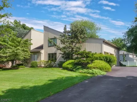 5 Bourbon St, Wayne, NJ 07470 photo 3
