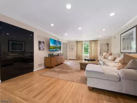 5 Bourbon St, Wayne, NJ 07470 photo 11