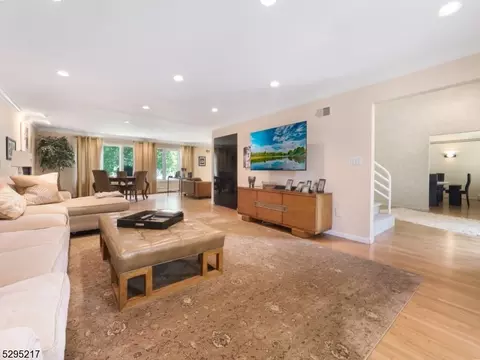 5 Bourbon St, Wayne, NJ 07470 photo 10