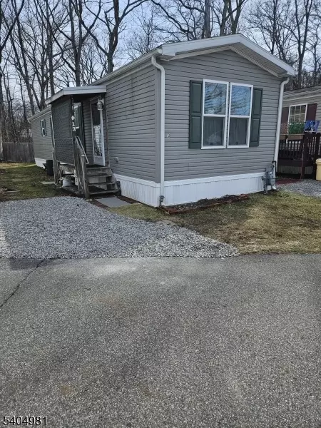 44 Ridge Rd #13, Jefferson, NJ 07438