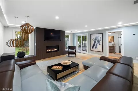Other - 827 Alden Rd, Paramus, NJ 07652 photo 4 of 11
