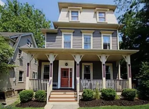 44 Home St, Metuchen, NJ 08840