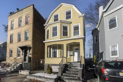 11 Ellington St, East Orange, NJ 07017