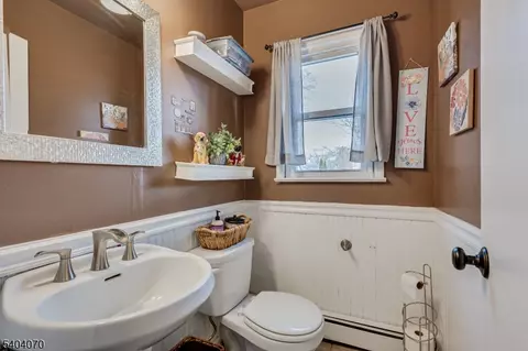 Bath - 228 Oneida Pl, North Plainfield, NJ 07060 photo 1 of 3