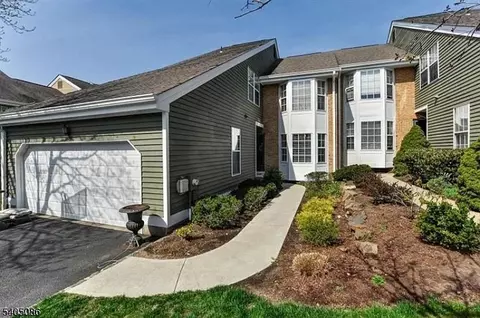 252 Crescenzi Ct, West Orange, NJ 07052