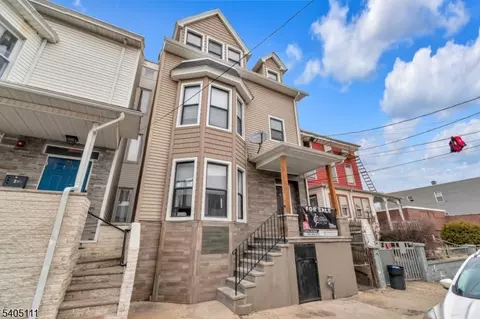 25 Oak St #25, Paterson, NJ 07501