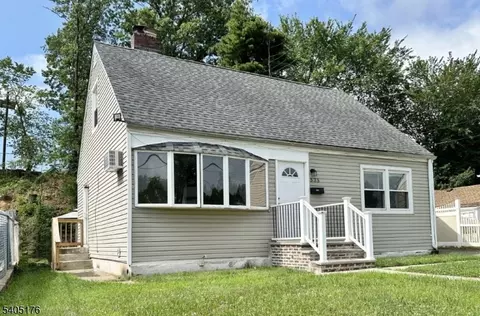 533 S Park Dr, Perth Amboy, NJ 08861