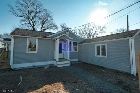 231 Hillcrest Ave, Laurence Harbor, NJ 08879