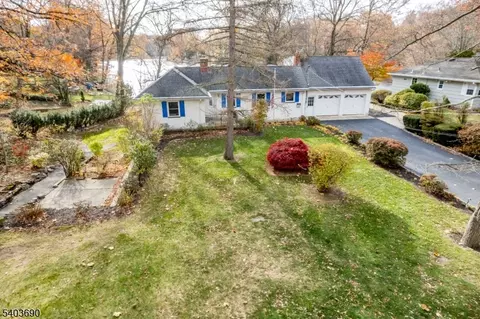 23 Cabot Ln, Kinnelon, NJ 07405