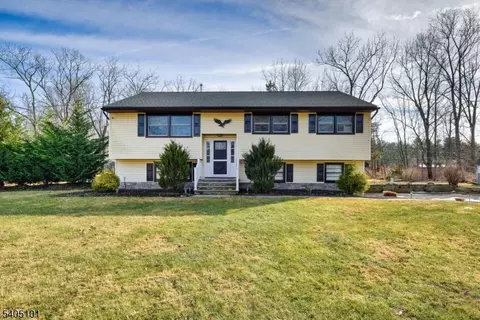 6 Elm Ave, Warren, NJ 07059