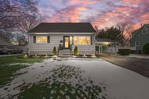 46 Barbara Dr, Pompton Lakes, NJ 07442