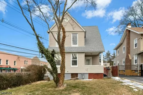 162 W 2nd Ave, Roselle, NJ 07203