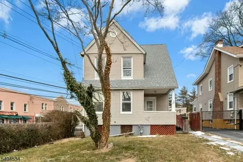 162 W 2nd Ave, Roselle, NJ 07203